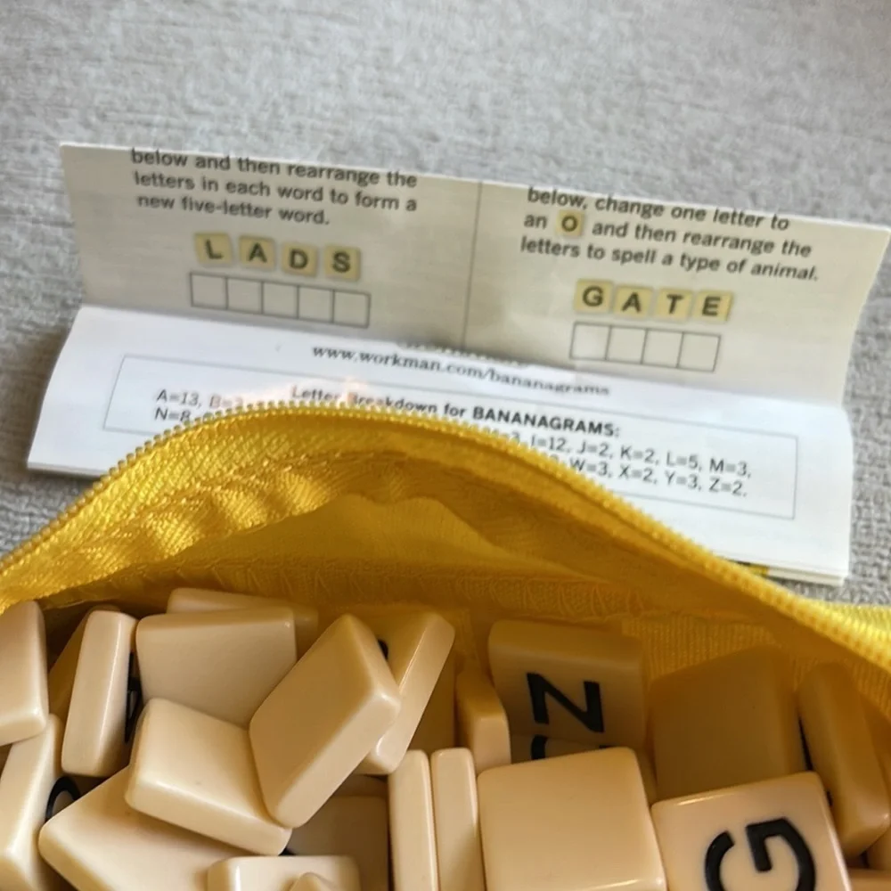 Bananagrams game